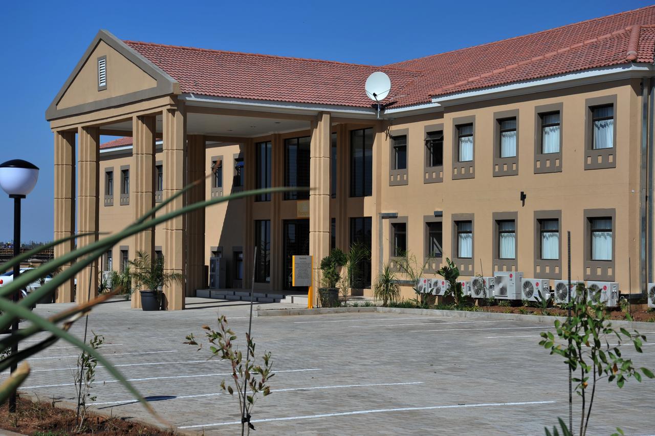 Cresta Mahalapye Hotel Luaran gambar